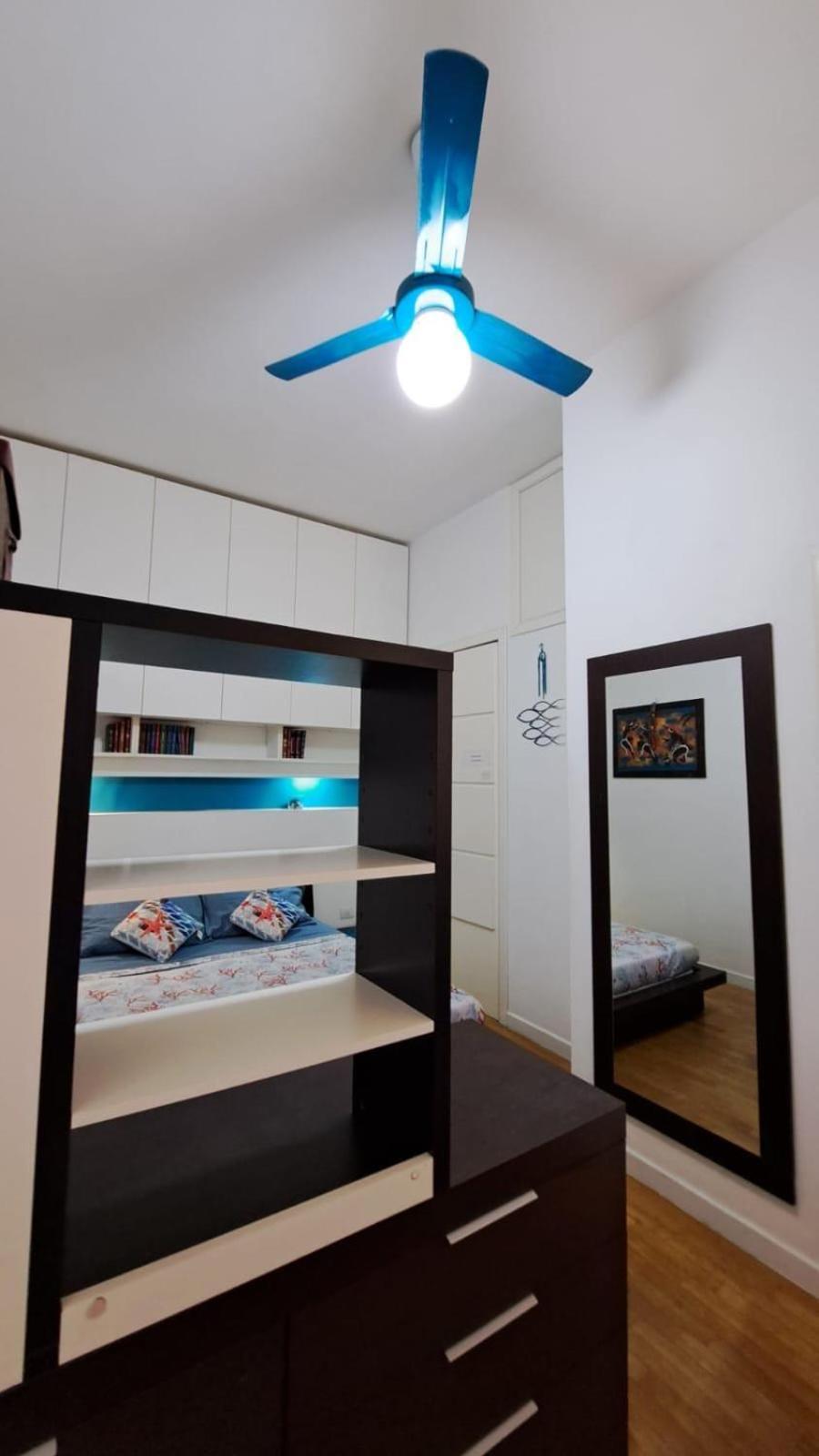 Coral & Turquoise Apartment *