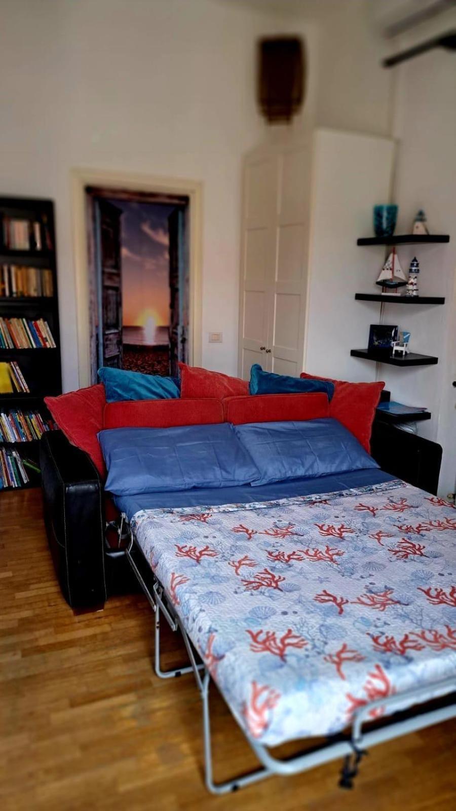 Apartment Coral & Turquoise