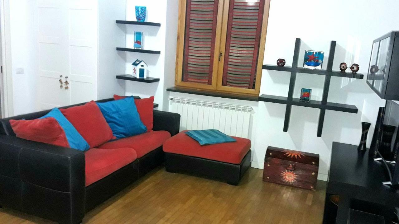 Coral & Turquoise Apartment Pozzuoli
